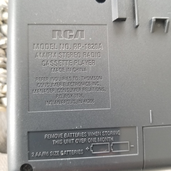 RCA Portable AM/FM Radio Cassette Player Walkman - Picture 4 of 6
